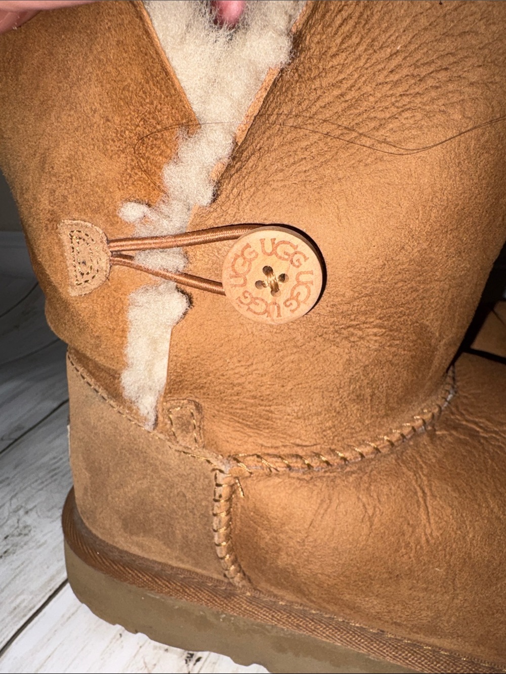 UGG Chestnut Suede Shearling-Lined size 5 women’s pre- owned - Picture 2 of 9